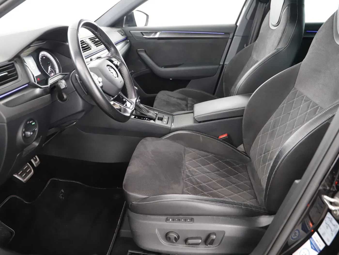 Skoda Superb Combi iV Sportline DSG | Bild 14 von 28