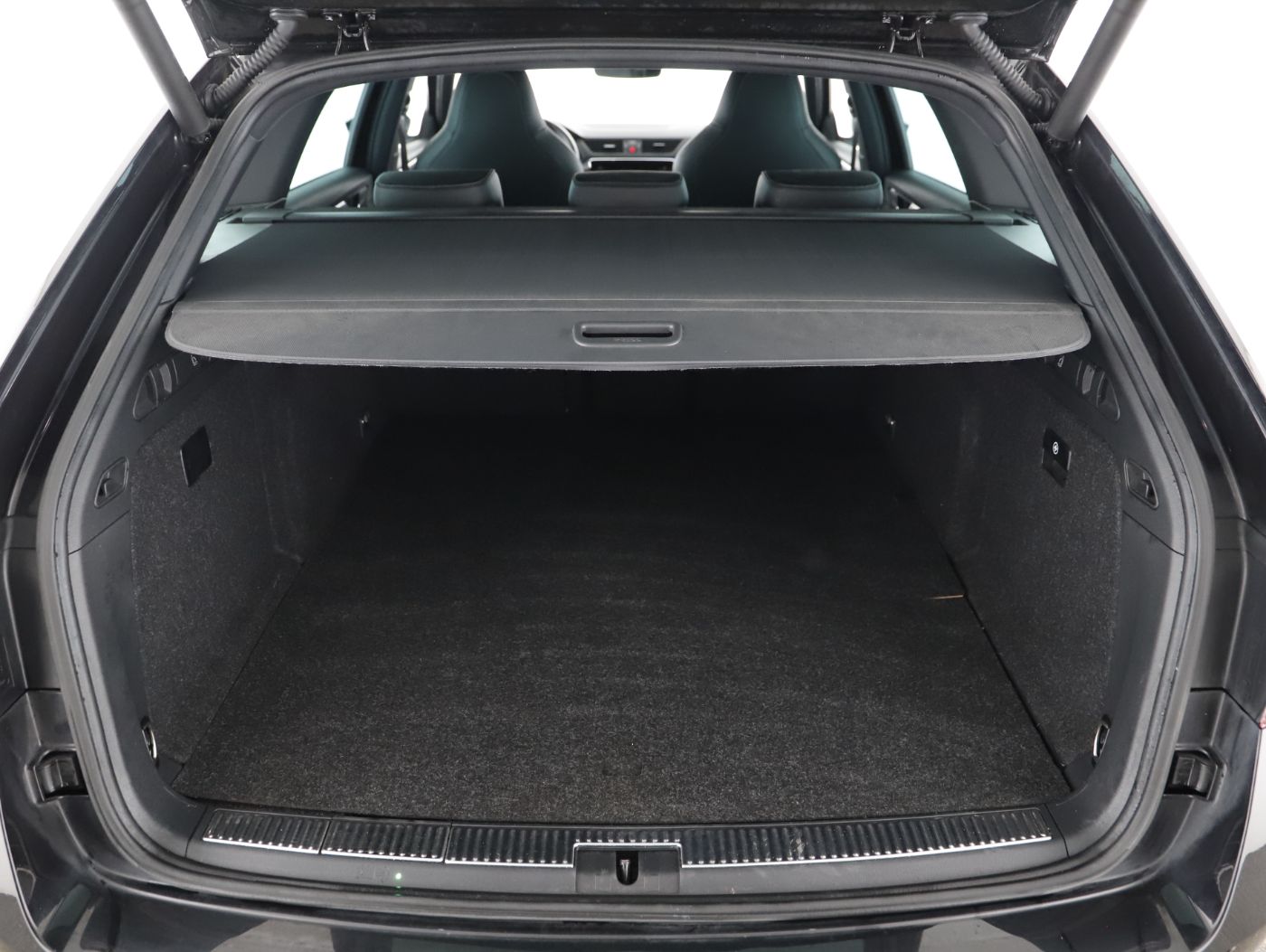 Skoda Superb Combi iV Sportline DSG | Bild 26 von 28