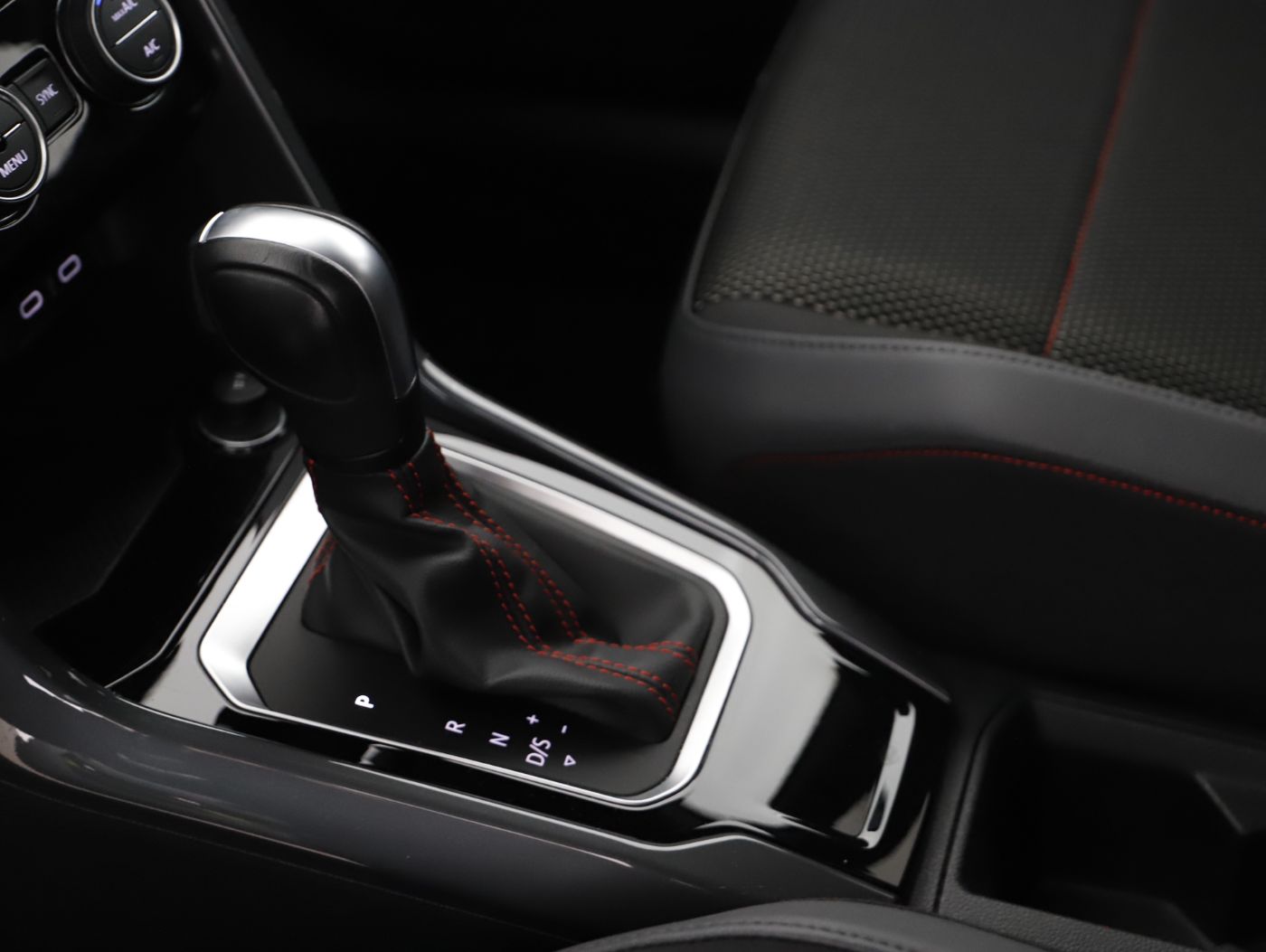 VW T-Roc 1.5TSI Sport DSG | Bild 14 von 23