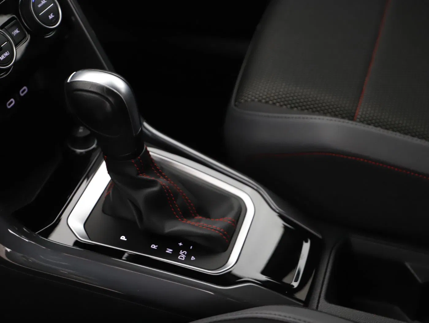 VW T-Roc 1.5TSI Sport DSG | Bild 14 von 23