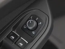 VW Golf Var 2.0 TDI DSG | Thumbnail 9 von 26