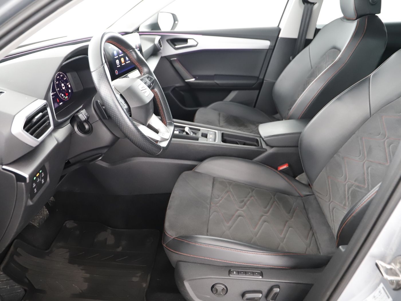 Seat Leon ST 2.0 TDI 4Drive FR DSG | Bild 10 von 24