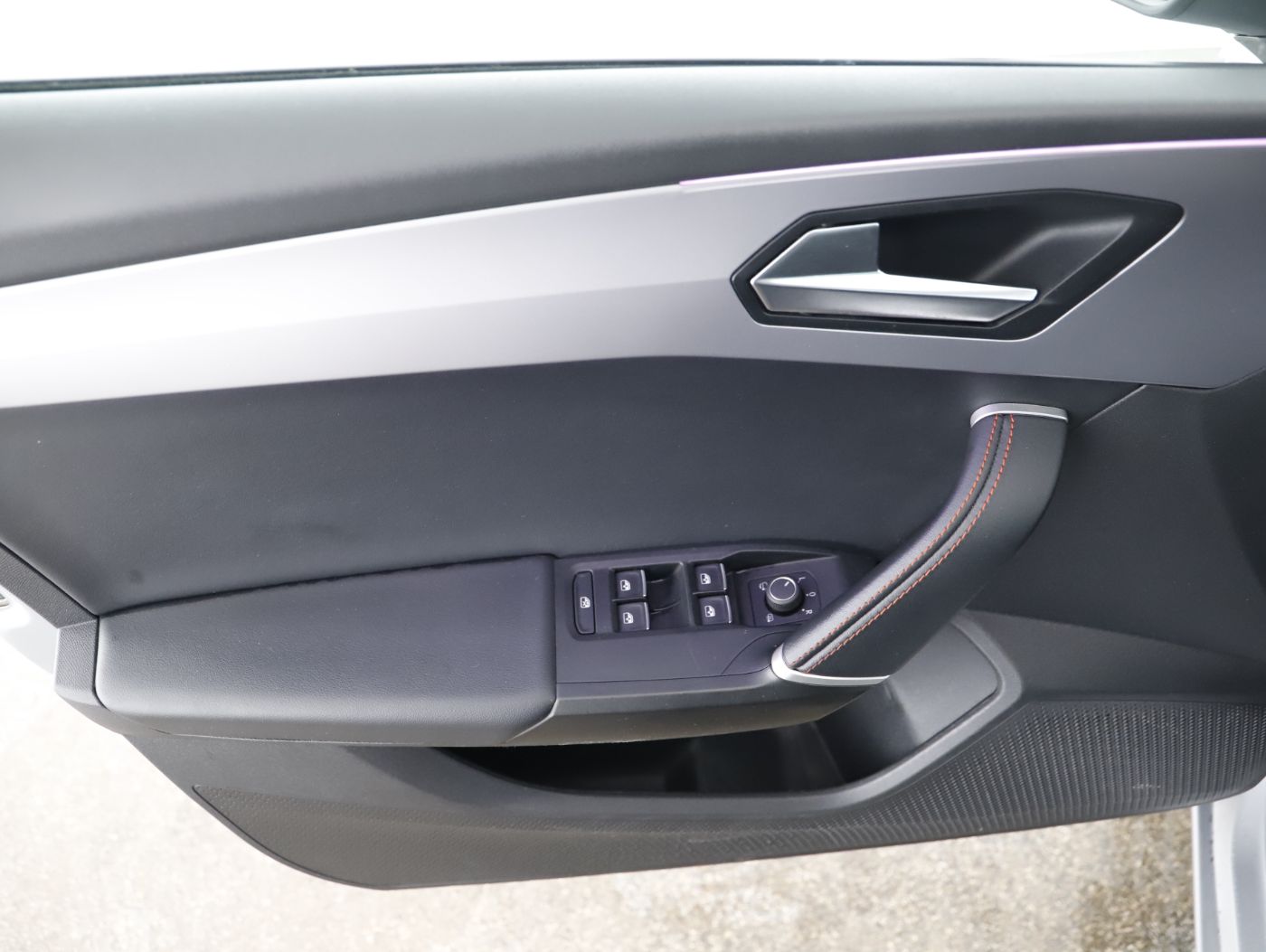 Seat Leon ST 2.0 TDI 4Drive FR DSG | Bild 7 von 24