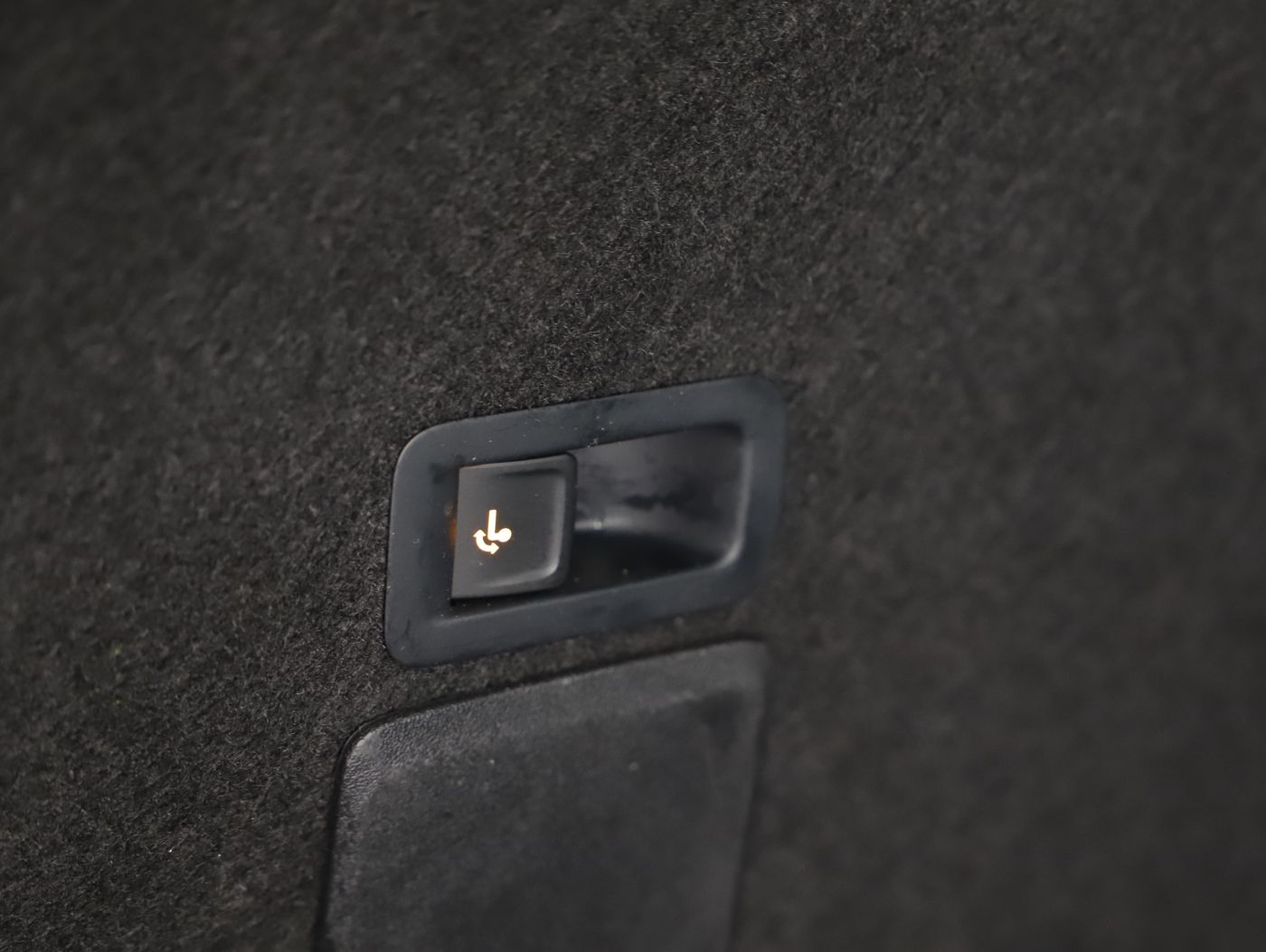 Seat Leon ST 2.0 TDI 4Drive FR DSG | Bild 23 von 24