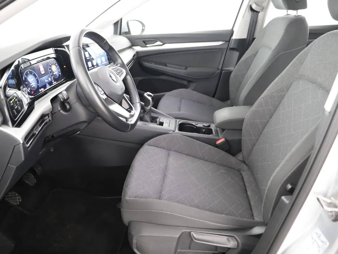 VW Golf VIII 2.0 TDI Life | Bild 8 von 23