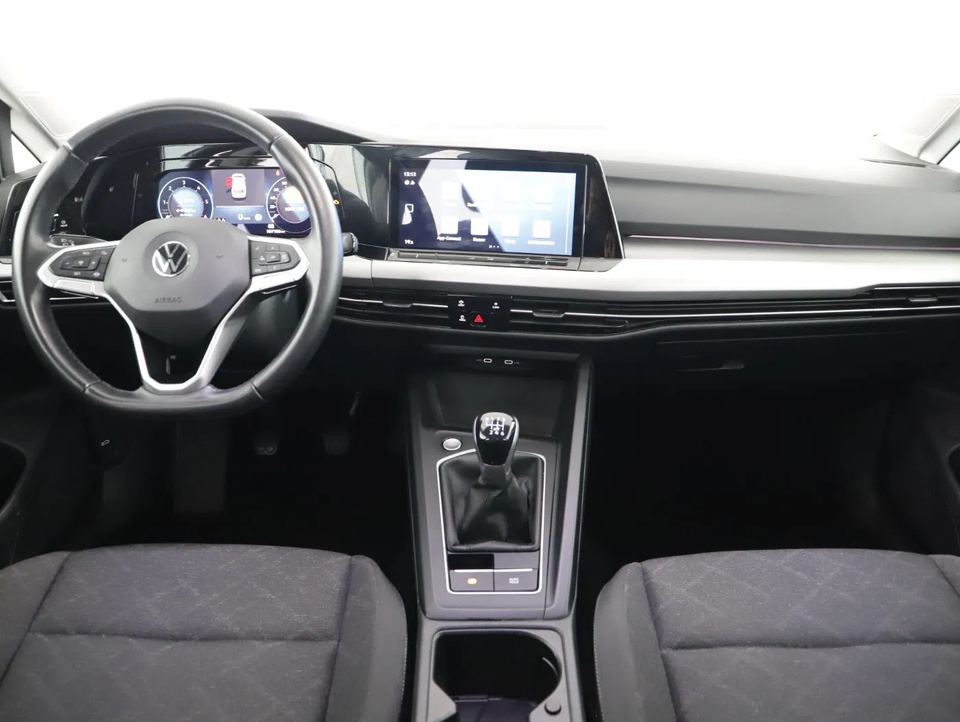 VW Golf VIII 2.0 TDI Life | Bild 10 von 23