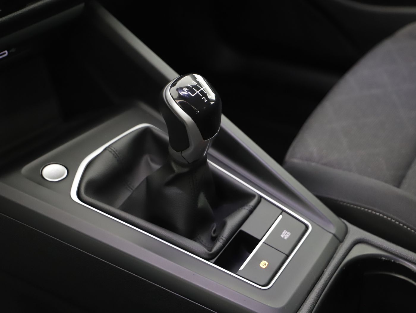 VW Golf VIII 2.0 TDI Life | Bild 12 von 23