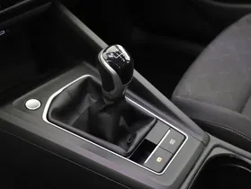 VW Golf VIII 2.0 TDI Life | Thumbnail 12 von 23