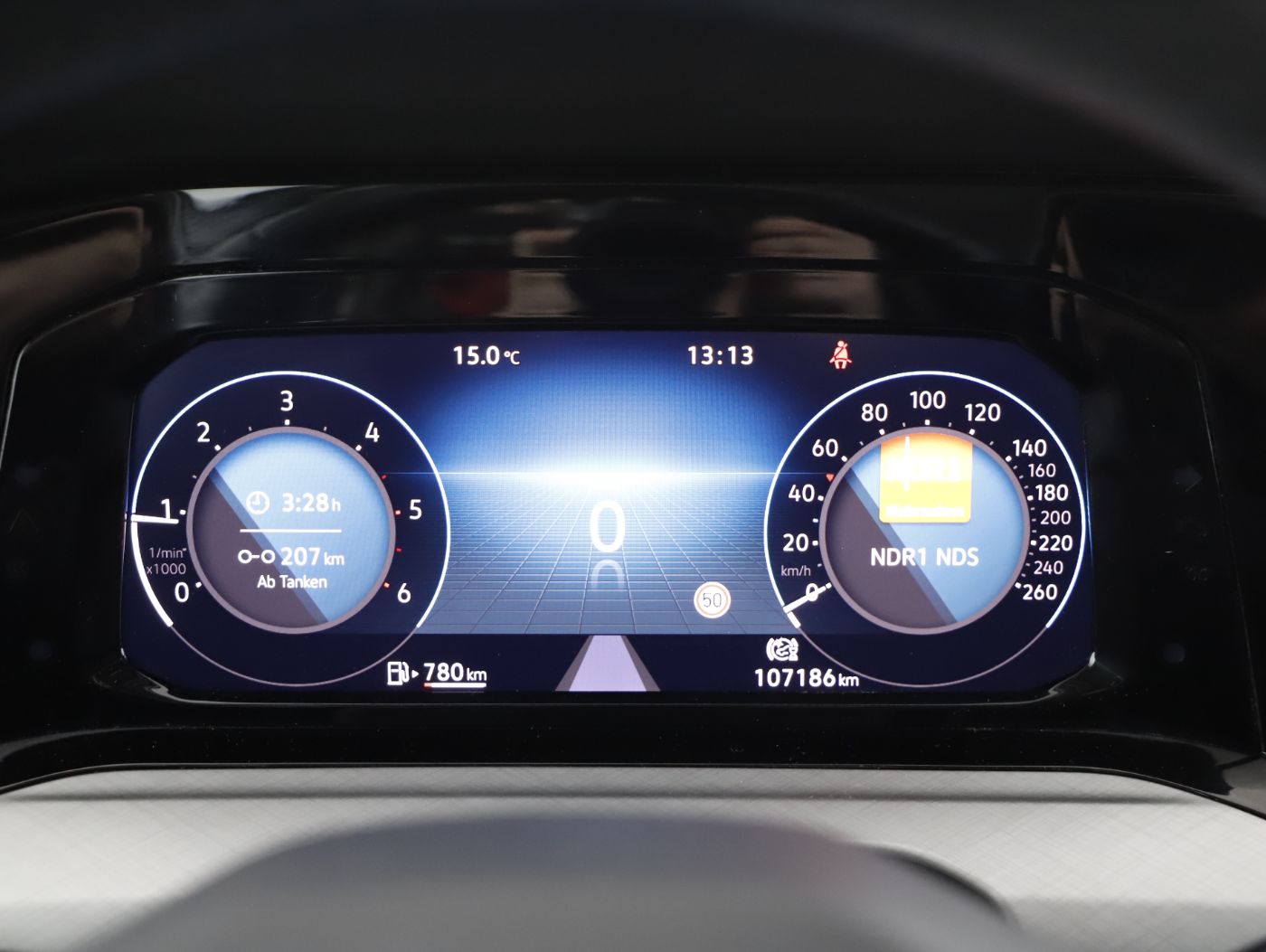 VW Golf VIII 2.0 TDI Life | Bild 13 von 23