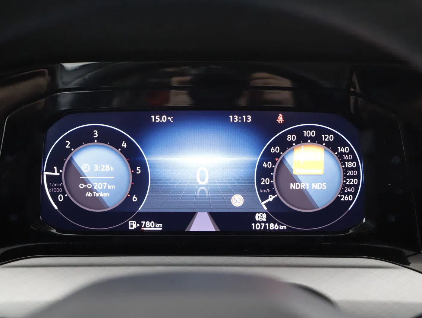 VW Golf VIII 2.0 TDI Life | Bild 13 von 23