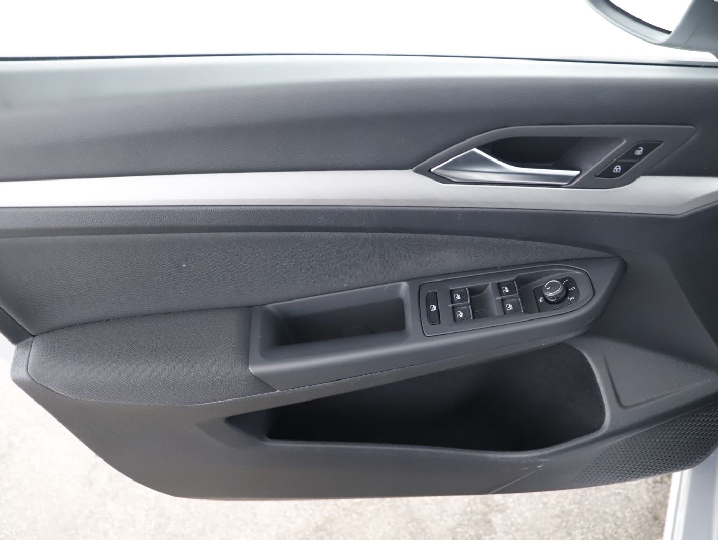 VW Golf VIII 2.0 TDI Life | Bild 21 von 23