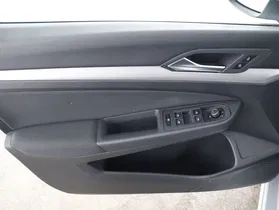 VW Golf VIII 2.0 TDI Life | Thumbnail 21 von 23