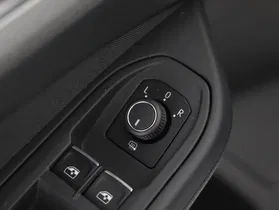 VW Golf VIII 2.0 TDI Life | Thumbnail 22 von 23