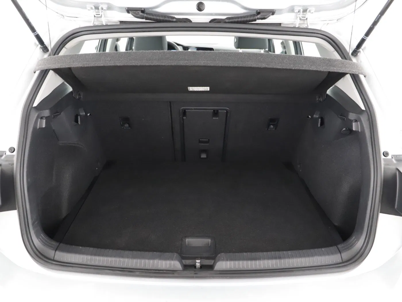 VW Golf VIII 2.0 TDI Life | Bild 23 von 23