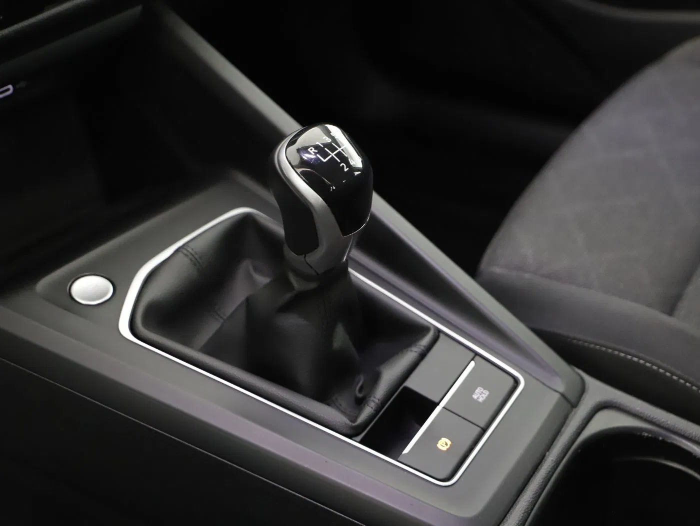 VW Golf VIII 2.0 TDI Life | Bild 11 von 28