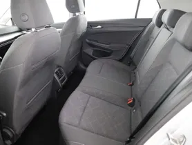 VW Golf VIII 2.0 TDI Life | Thumbnail 14 von 28