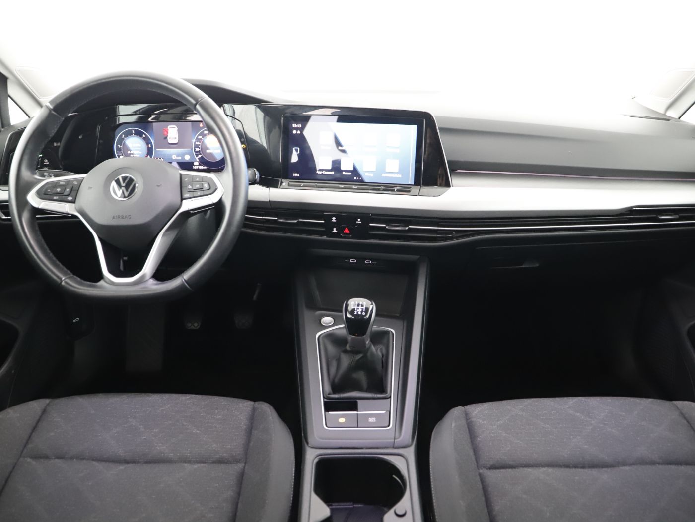 VW Golf VIII 2.0 TDI Life | Bild 15 von 28