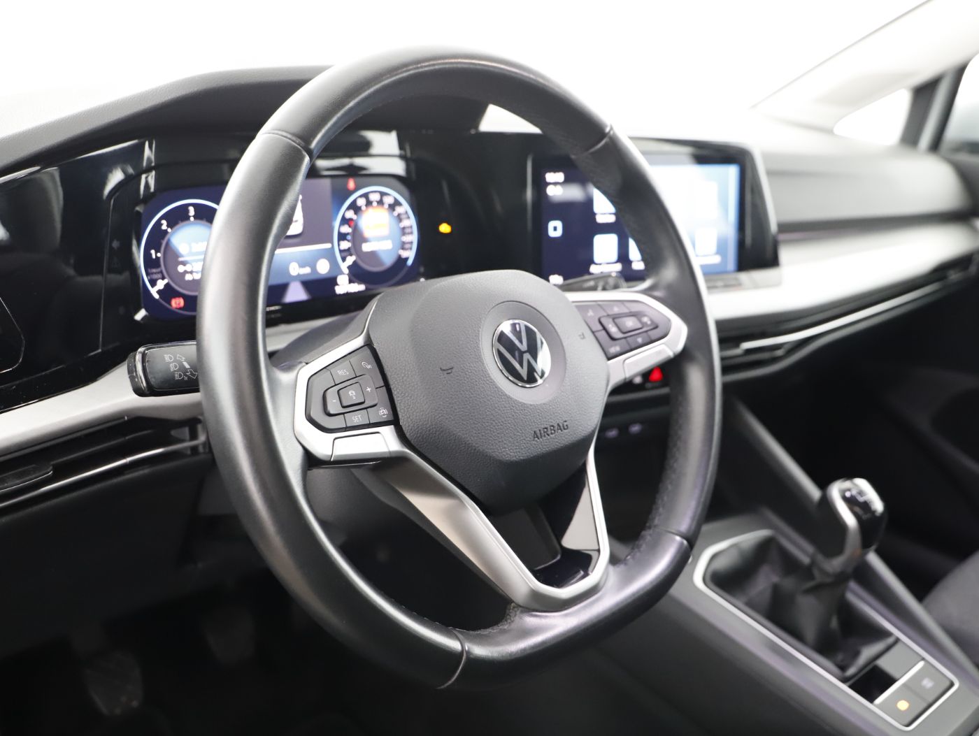 VW Golf VIII 2.0 TDI Life | Bild 16 von 28