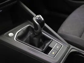 VW Golf VIII 2.0 TDI Life | Thumbnail 17 von 28