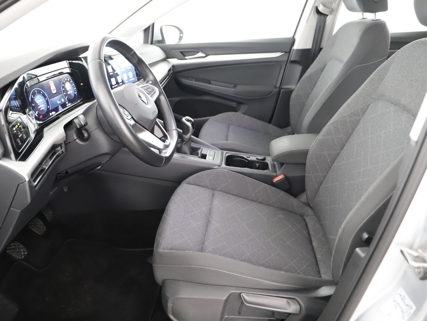 VW Golf VIII 2.0 TDI Life | Bild 7 von 28
