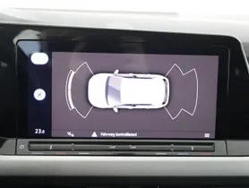VW Golf VIII 2.0 TDI Life | Thumbnail 21 von 28