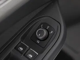 VW Golf VIII 2.0 TDI Life | Thumbnail 27 von 28