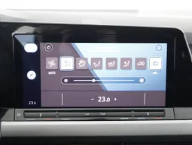 VW Golf VIII 2.0 TDI Life | Thumbnail 22 von 28