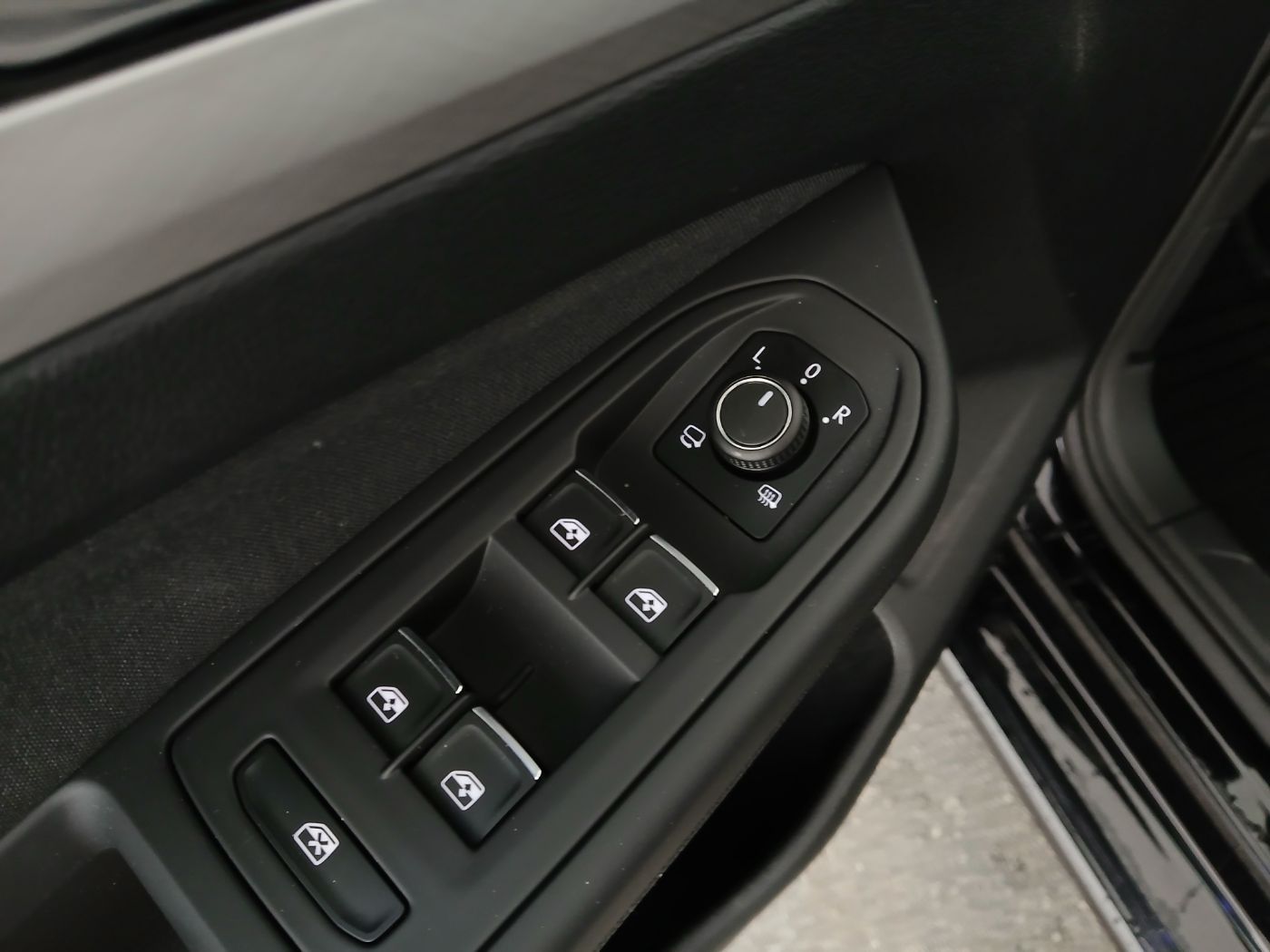 VW Golf VIII Var. 1.0 eTSI Life DSG | Bild 12 von 26