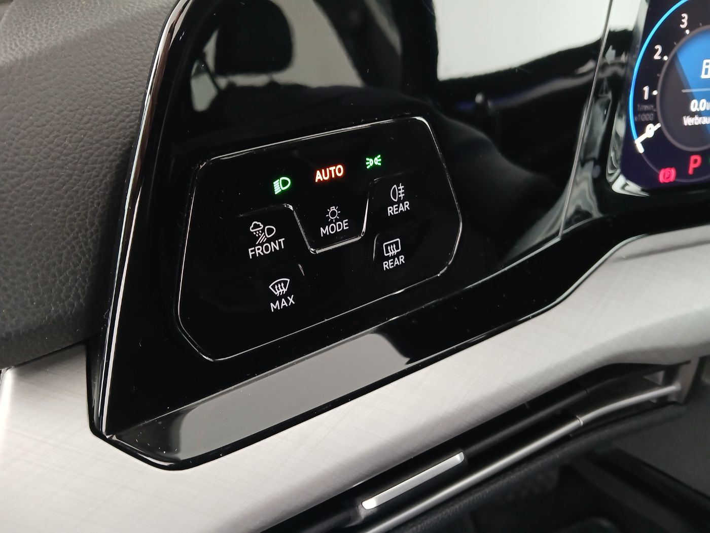 VW Golf VIII Var. 1.0 eTSI Life DSG | Bild 13 von 26