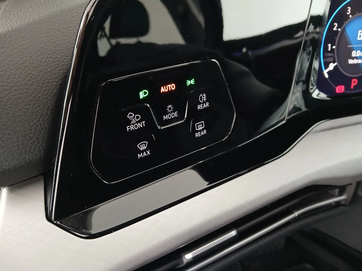 VW Golf VIII Var. 1.0 eTSI Life DSG | Bild 13 von 26