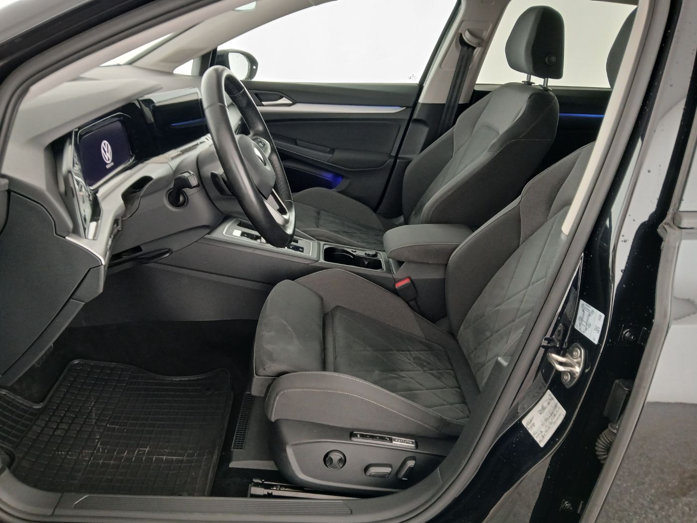 VW Golf VIII Var. 1.0 eTSI Life DSG | Bild 14 von 26