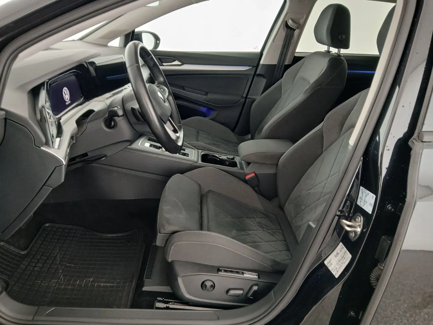 VW Golf VIII Var. 1.0 eTSI Life DSG | Bild 14 von 26