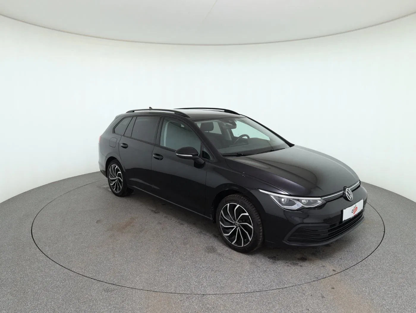 VW Golf VIII Var. 1.0 eTSI Life DSG | Bild 4 von 26