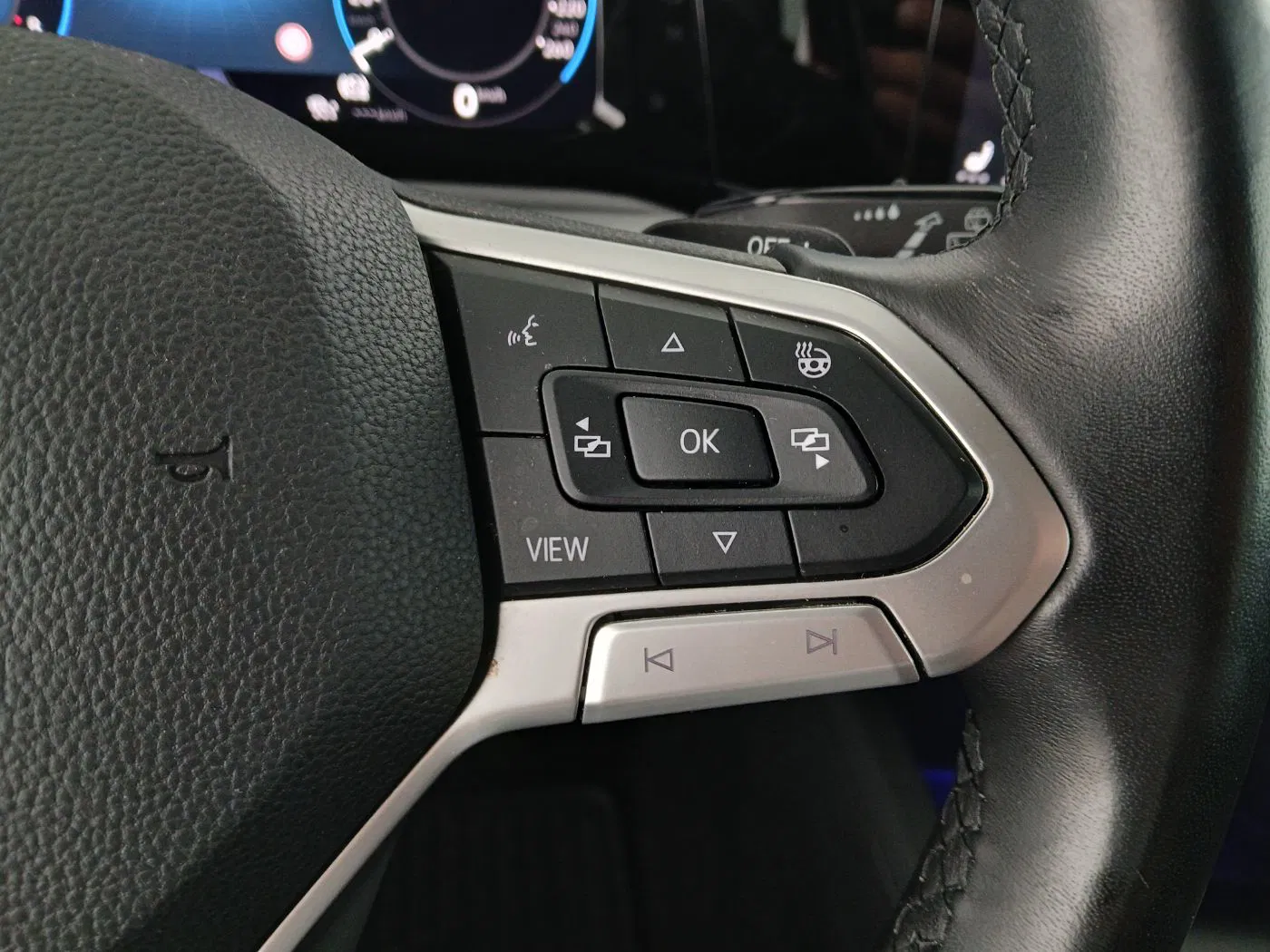 VW Golf VIII Var. 1.0 eTSI Life DSG | Bild 18 von 26