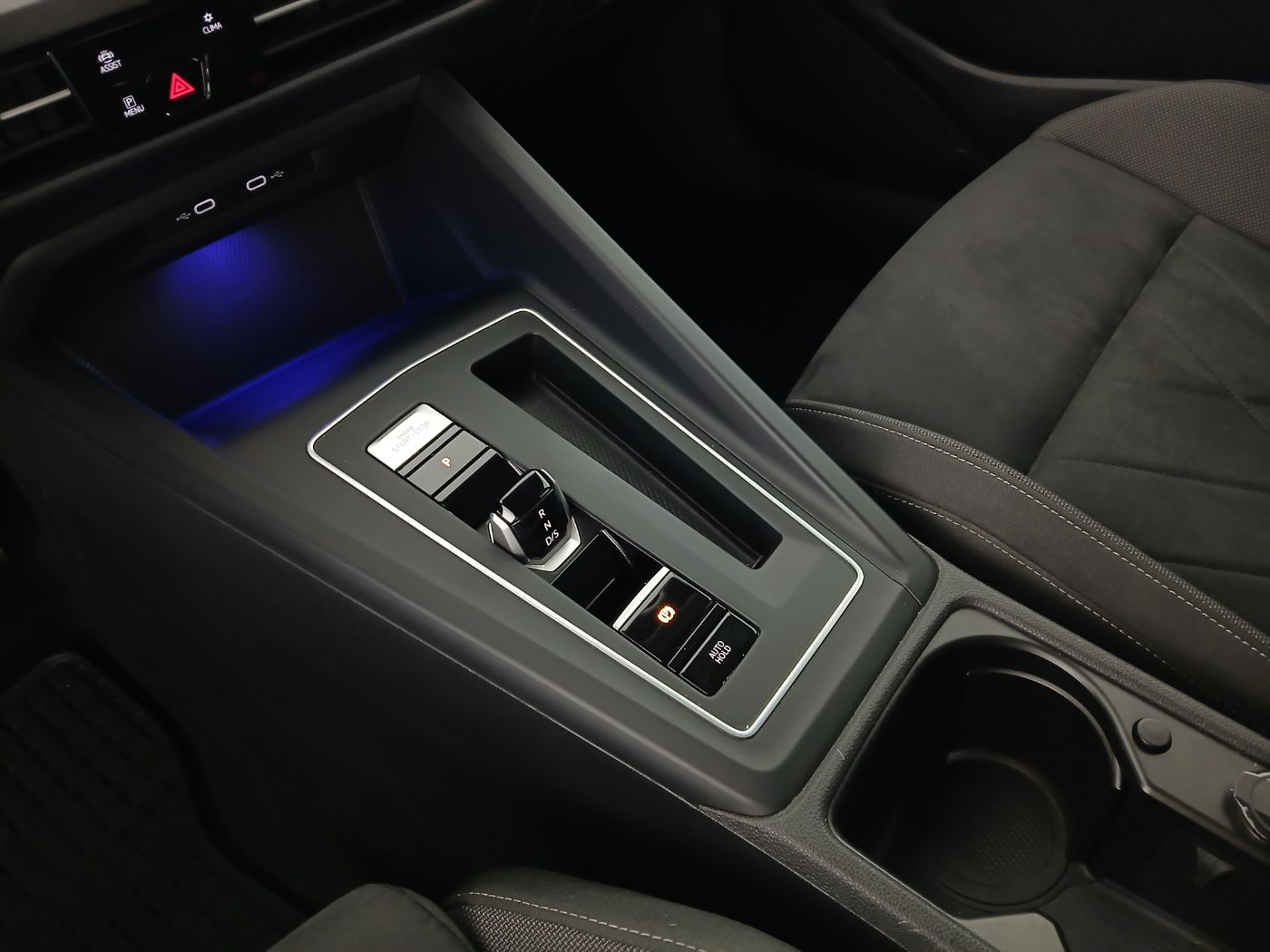 VW Golf VIII Var. 1.0 eTSI Life DSG | Bild 24 von 26