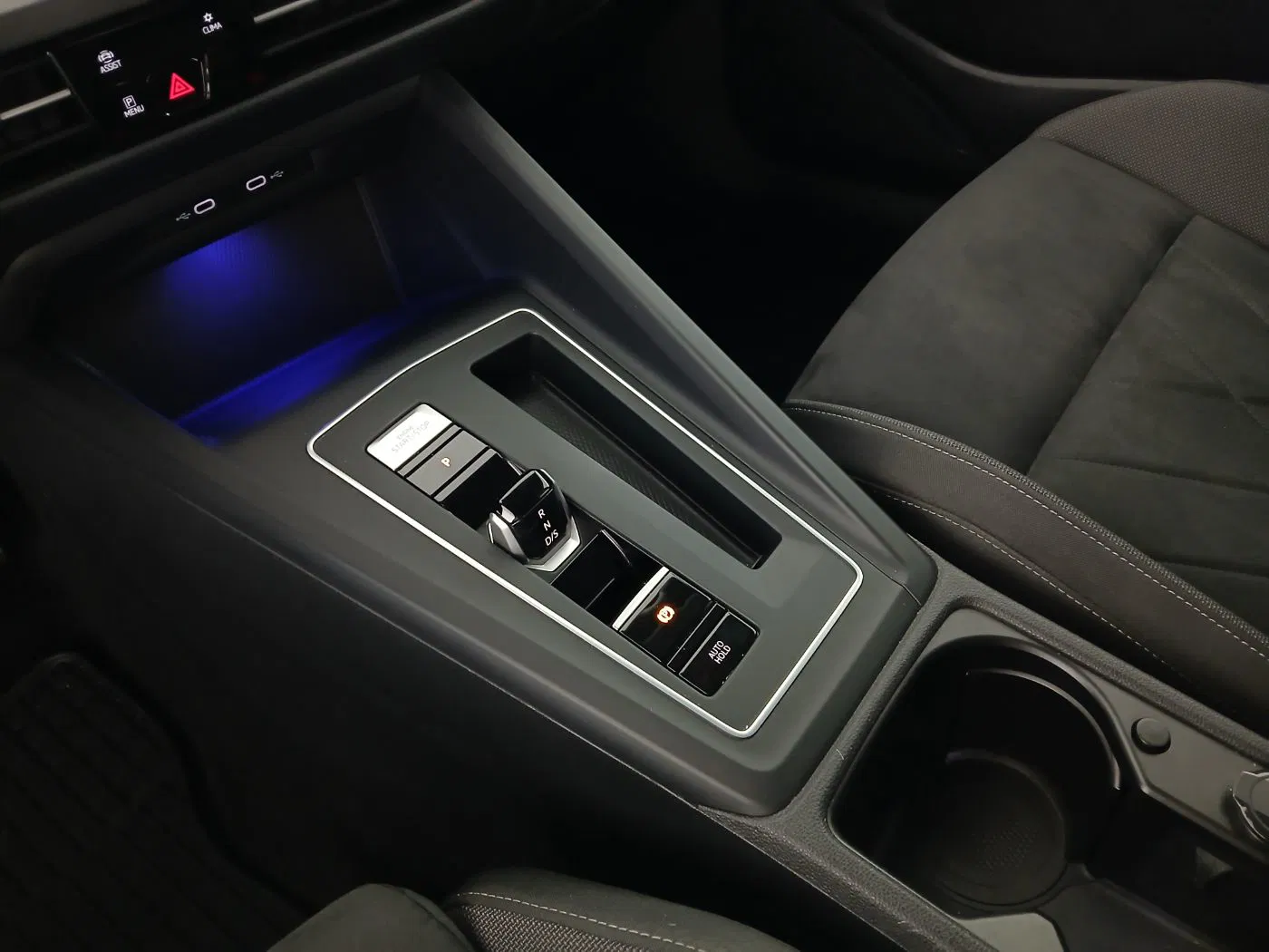 VW Golf VIII Var. 1.0 eTSI Life DSG | Bild 24 von 26