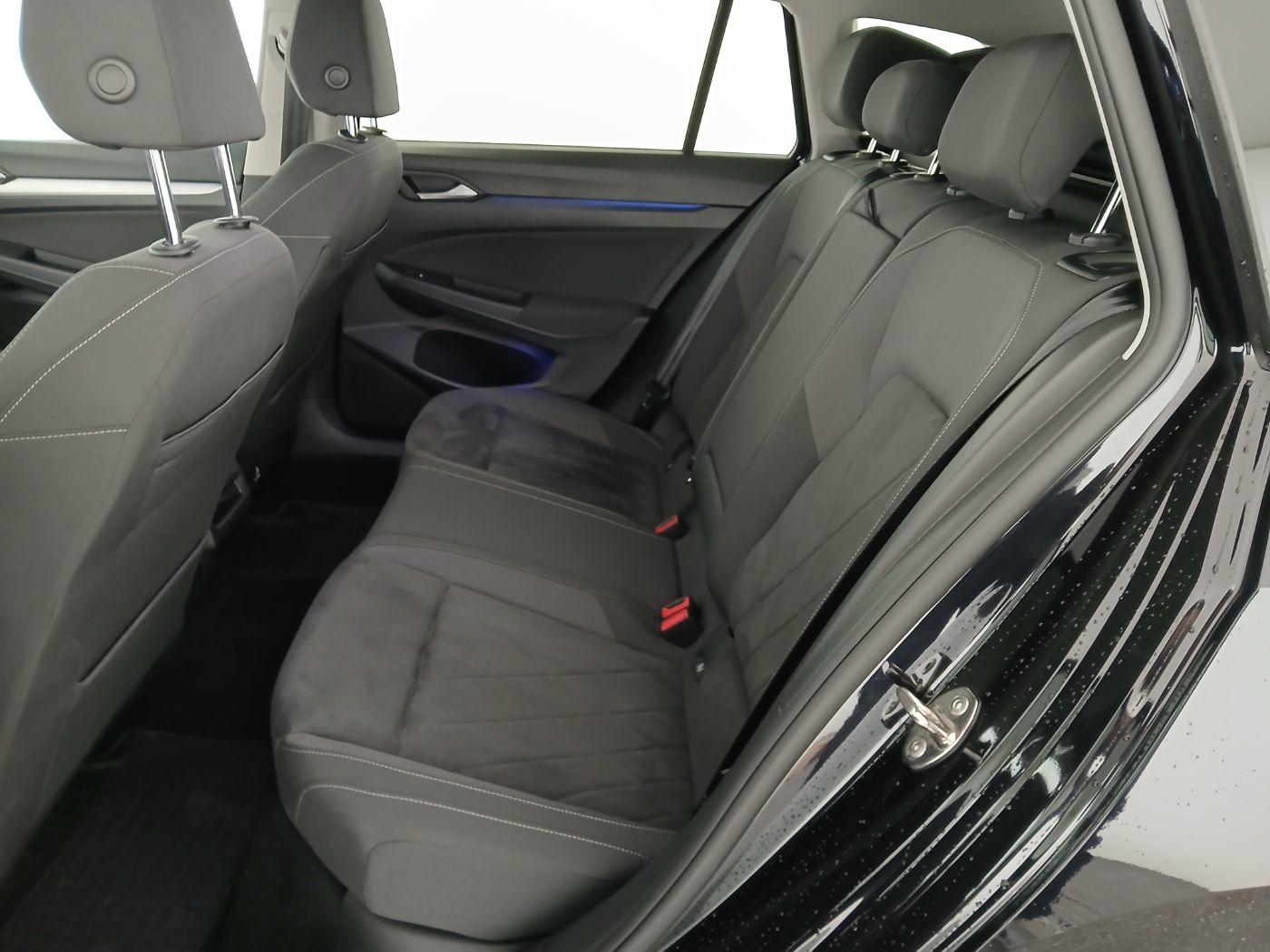 VW Golf VIII Var. 1.0 eTSI Life DSG | Bild 25 von 26