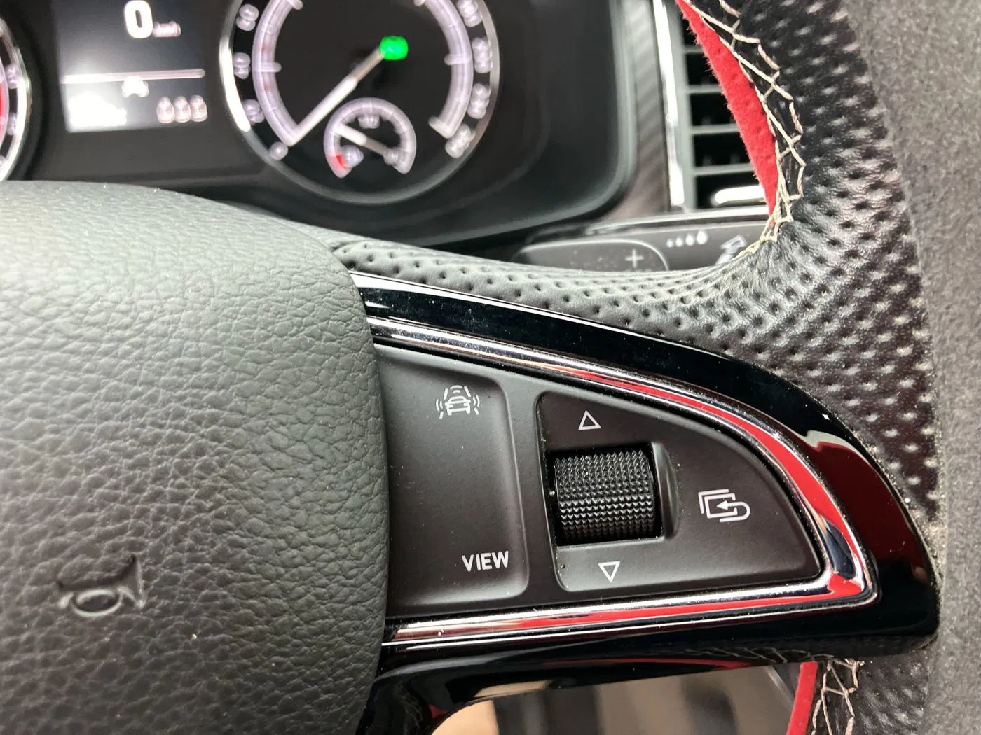 Skoda Kodiaq 2.0 TDI 4x4 Sportl. | Bild 16 von 24