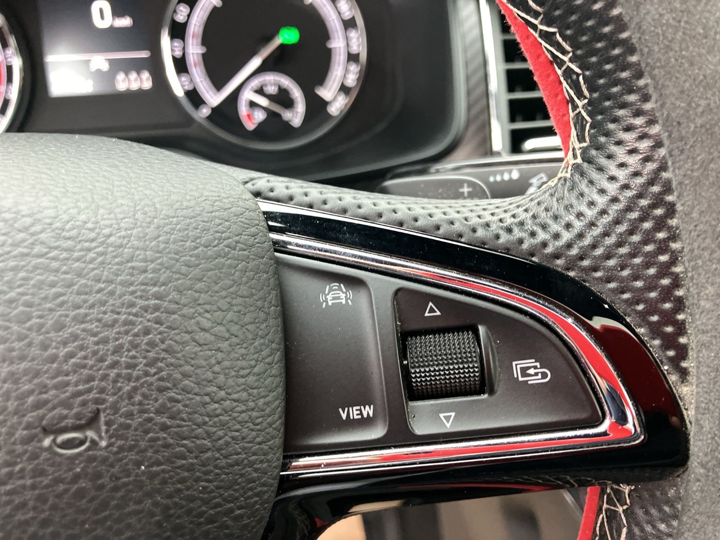 Skoda Kodiaq 2.0 TDI 4x4 Sportl. | Bild 17 von 29