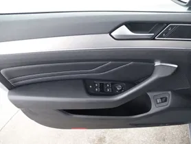 VW Passat Var. 2.0 TDI 4Mot. Eleg. DSG | Thumbnail 9 von 25