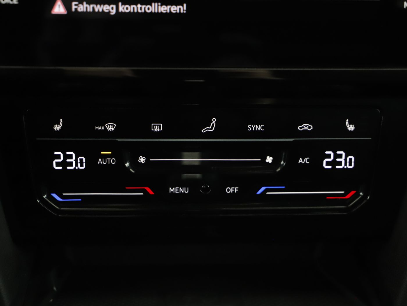 VW Passat Var. 2.0 TDI 4Mot. Eleg. DSG | Bild 19 von 25