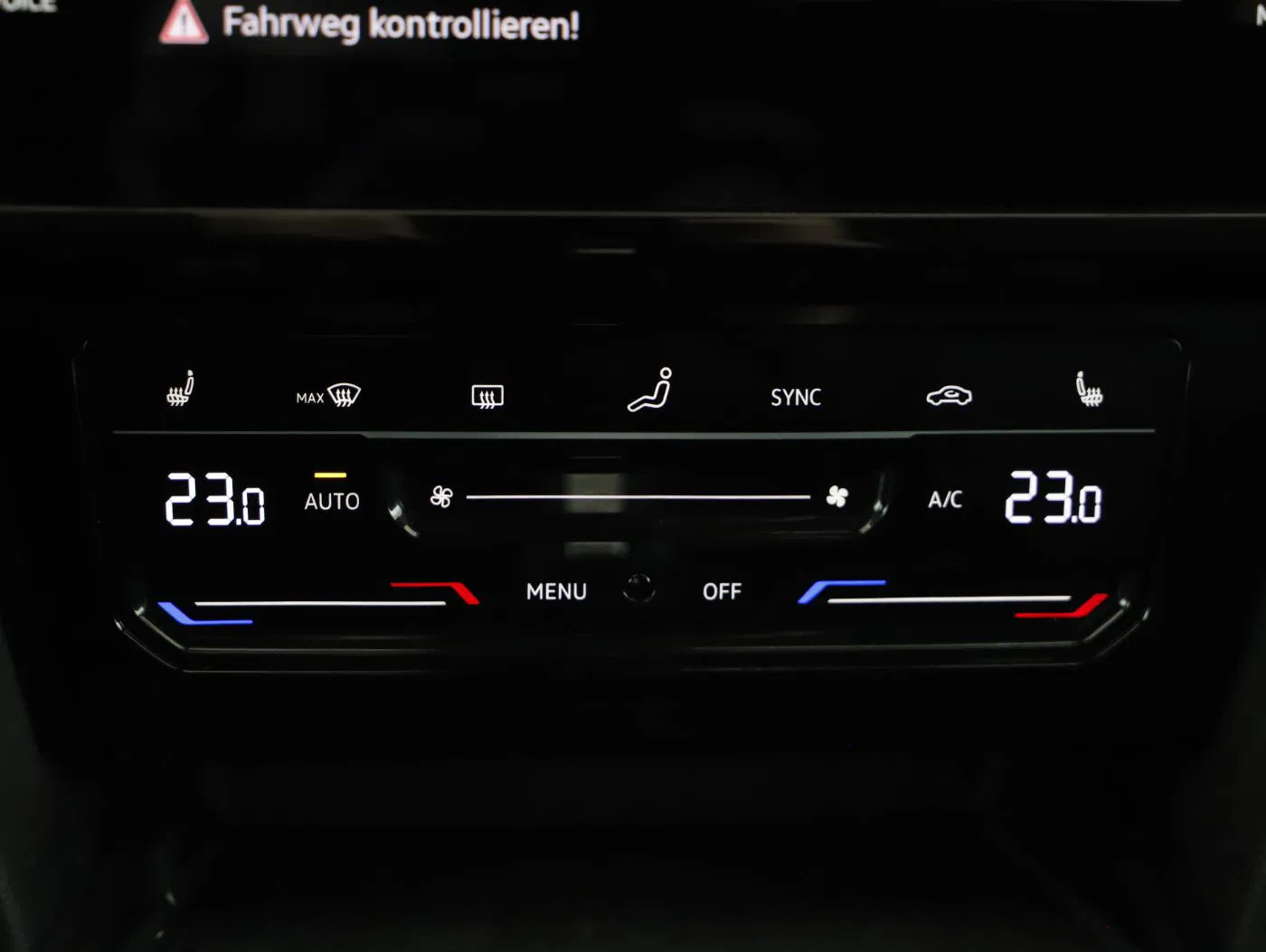 VW Passat Var. 2.0 TDI 4Mot. Eleg. DSG | Bild 19 von 25