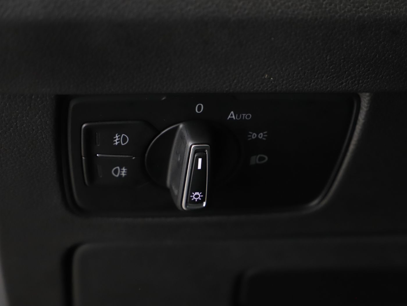 VW Passat Var. 2.0 TDI 4Mot. Eleg. DSG | Bild 9 von 26