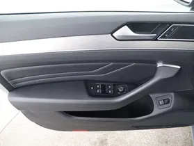 VW Passat Var. 2.0 TDI 4Mot. Eleg. DSG | Thumbnail 10 von 26