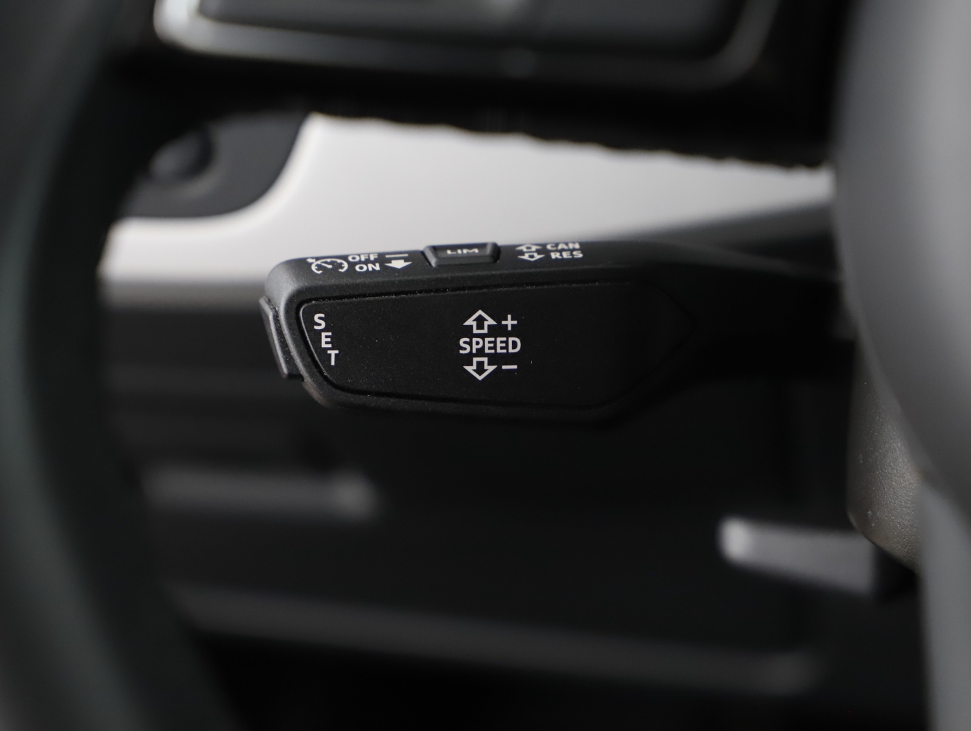 Audi A4 Avant 35 2.0 TDI S-Line | Bild 14 von 21