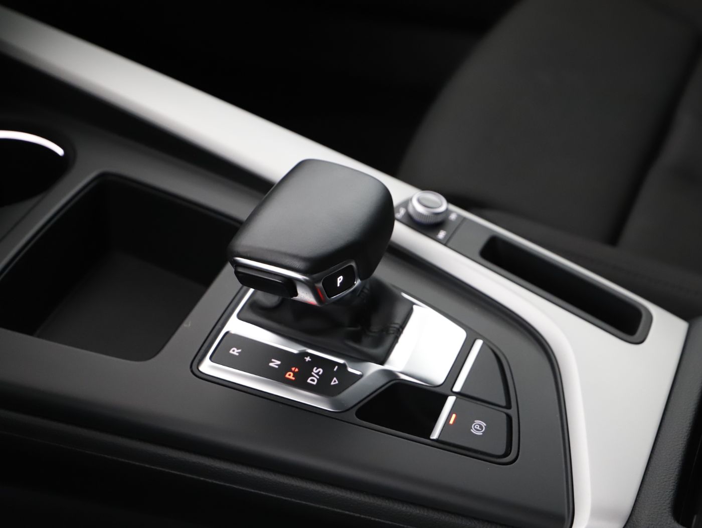 Audi A4 Avant 35 TDI S-Line | Bild 22 von 26