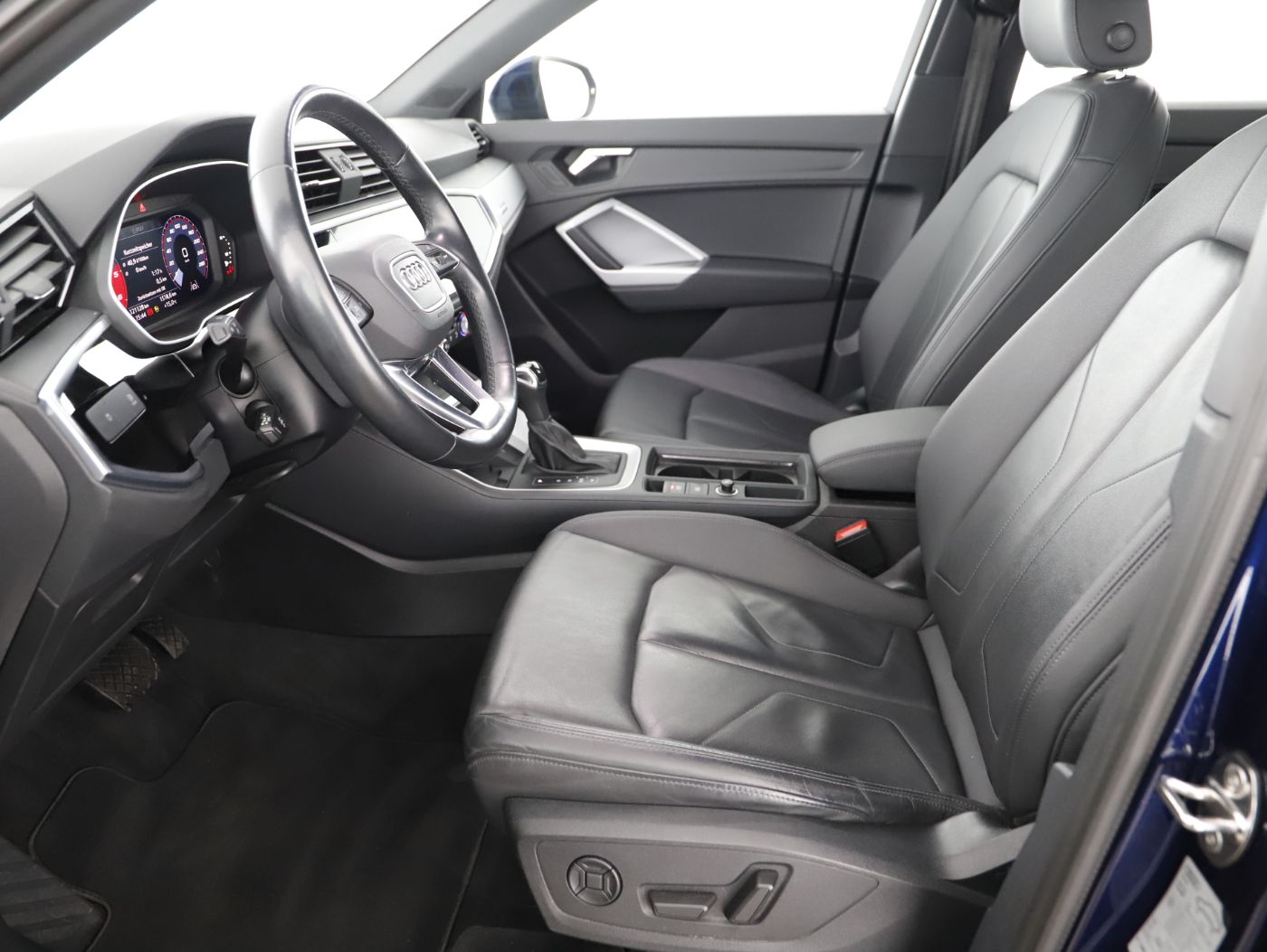 Audi Q3 35 2.0 TDI quattro | Bild 10 von 25