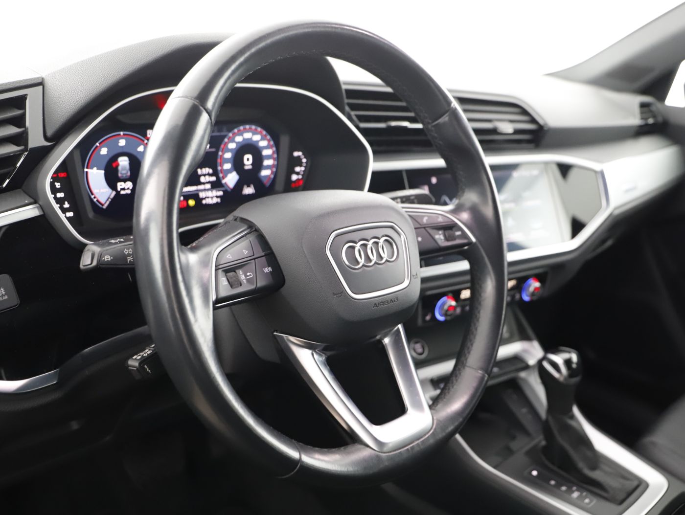Audi Q3 35 2.0 TDI quattro | Bild 11 von 25