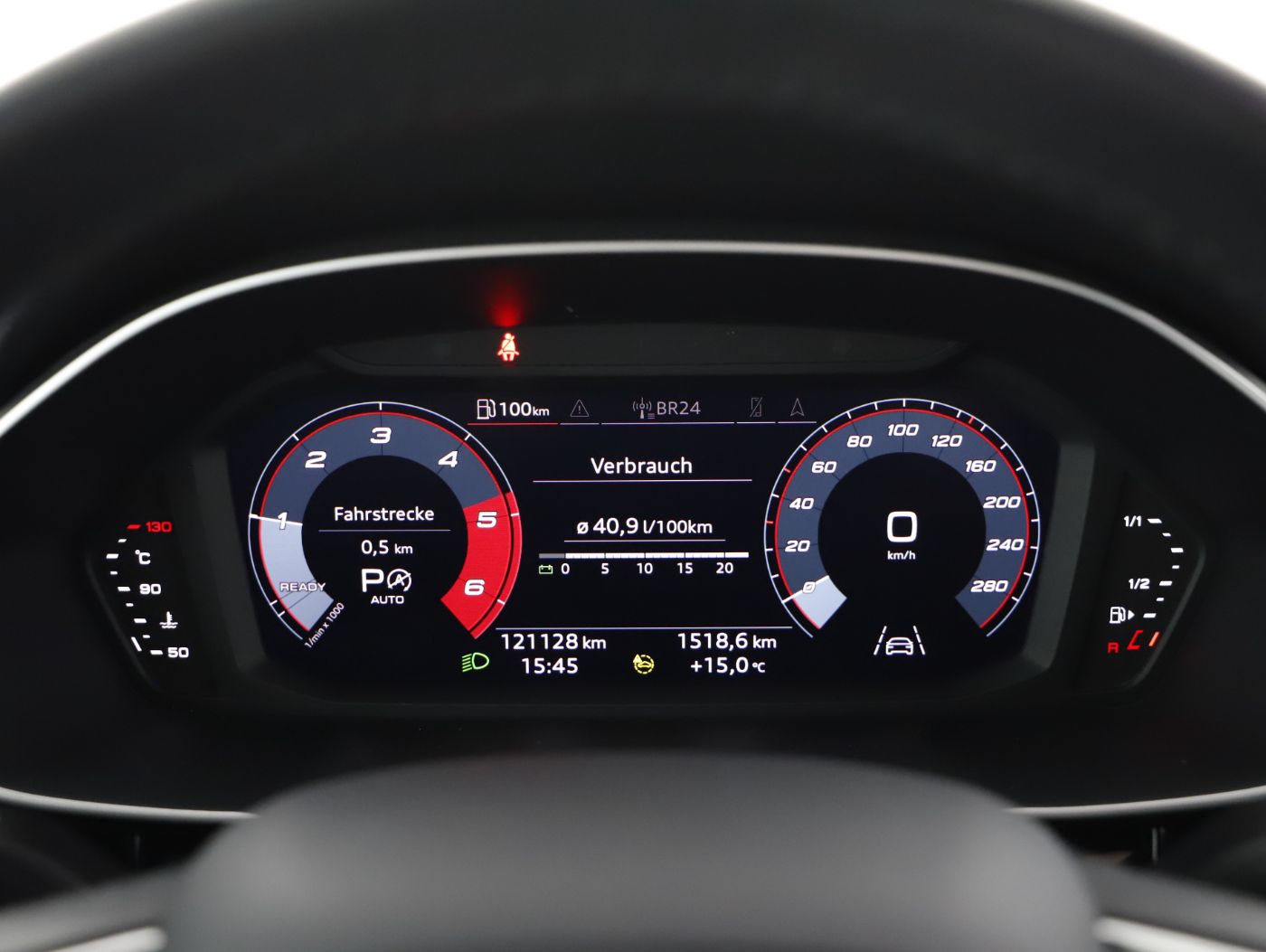Audi Q3 35 2.0 TDI quattro | Bild 16 von 25