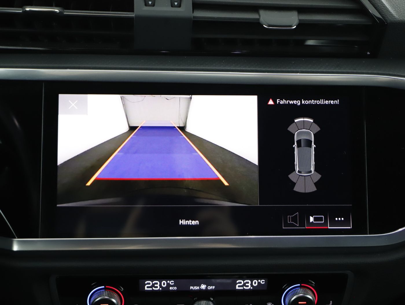 Audi Q3 35 2.0 TDI quattro | Bild 19 von 25